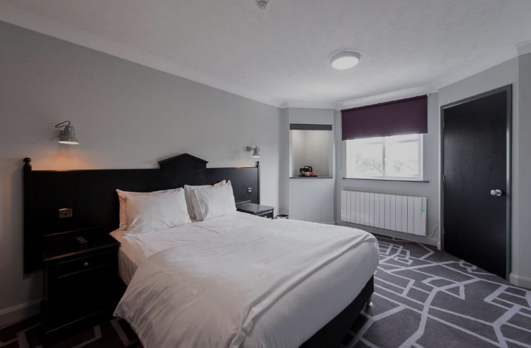 Village Hotel Liverpool Bedroom